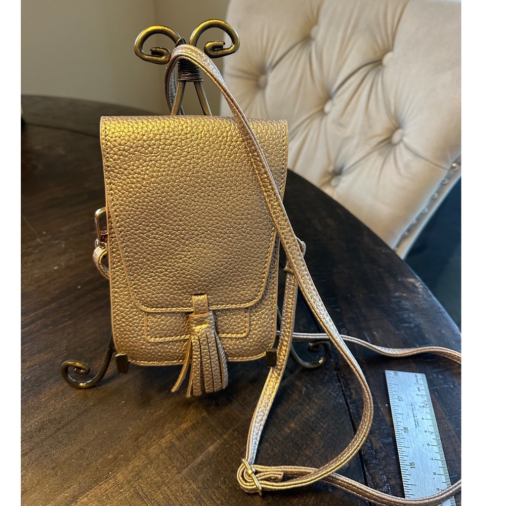Champagne Gold Pebble Grain Crossbody Phone Bag with Tassel and Card‎ Slots EUC